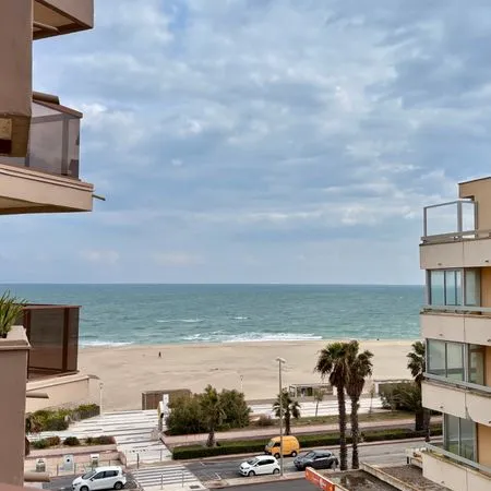 Appartement deux pièces vue mer parking