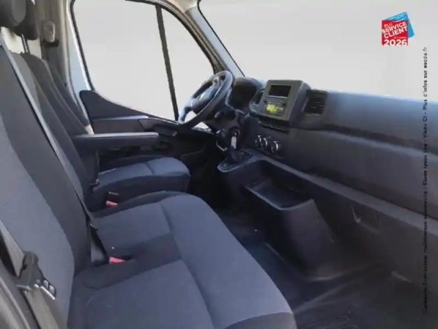 Renault Master fg f3500 l2h2 2.3 blue dci 135ch confort euro6e — photo 19