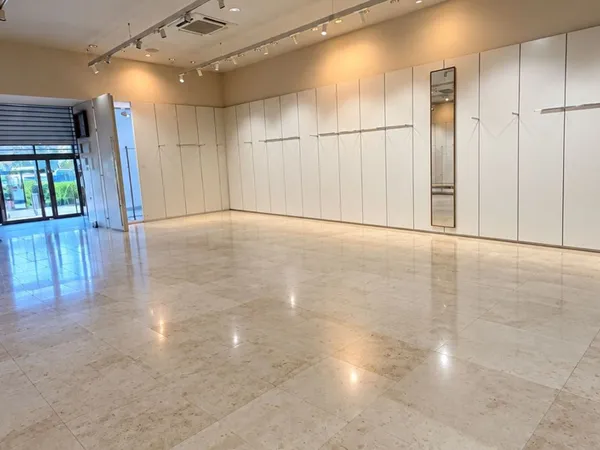 Local commercial 250 m²