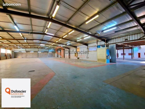 LOCAL D'ACTIVITE 2800 m² POITIERS
