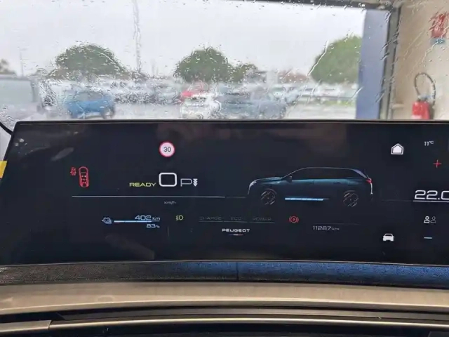 Peugeot 5008 electrique 73 kwh 210 ch — photo 31