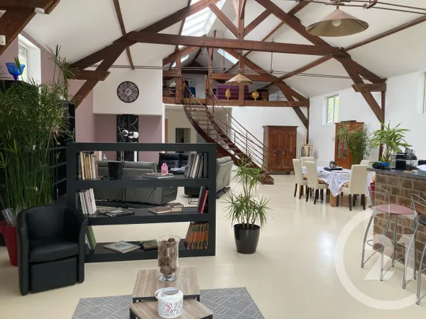Maison 5 pièces 247 m²