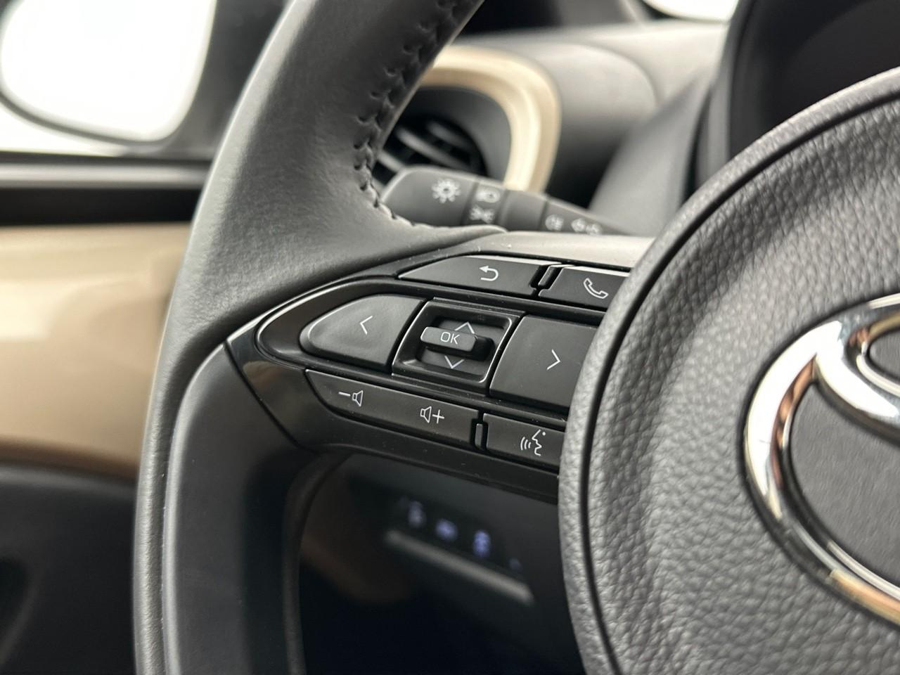 Toyota Aygo 1.0 vvt-i 72 s-cvt design — photo 17