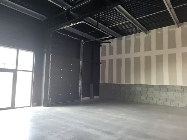 VANNES NORD - Local d'activité de 420 m² environ