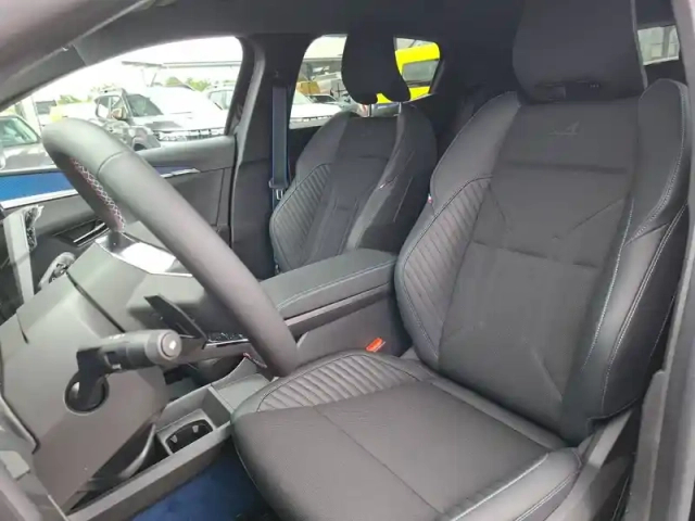 Renault Megane e-tech 220 ch autonomie confort — photo 10