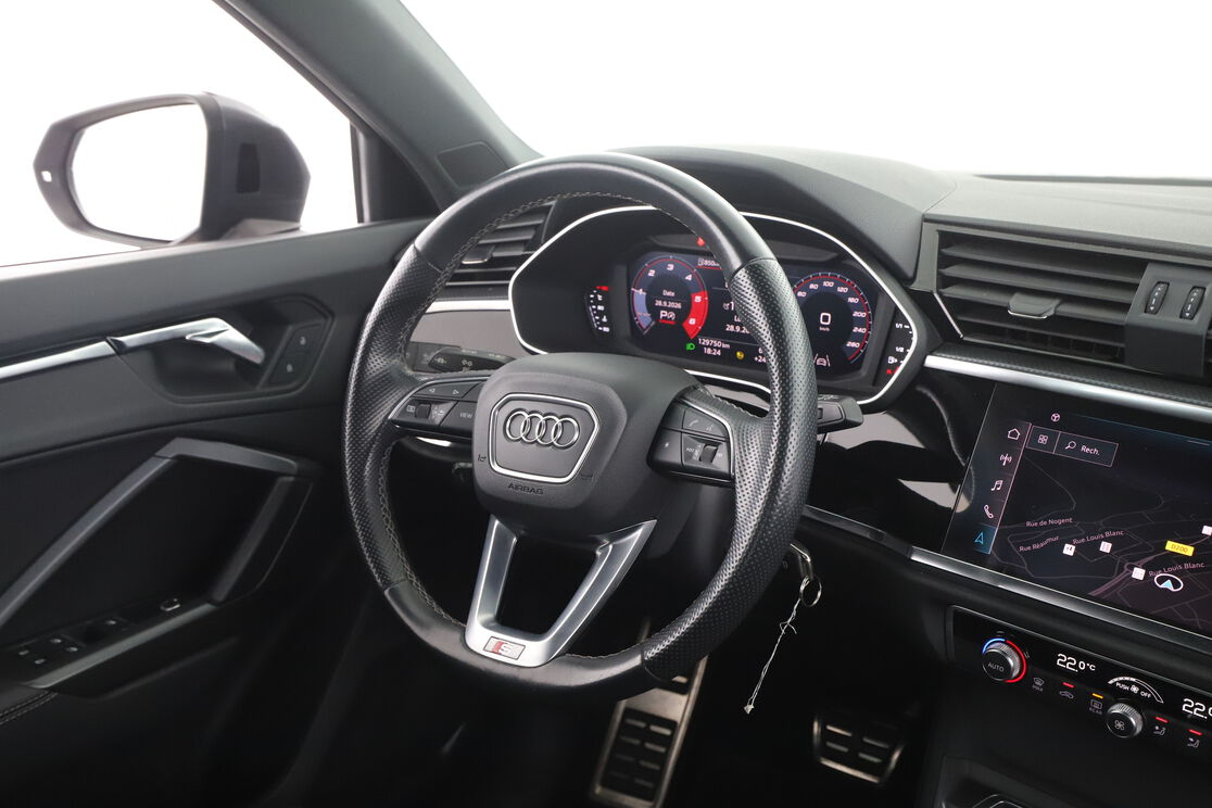 Audi Q3 35 TDI S Line S Tronic 7 — photo 15