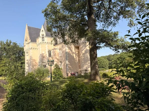 Château 10 pièces 350 m²