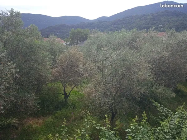 Terrain constructible 400m2 Nyons