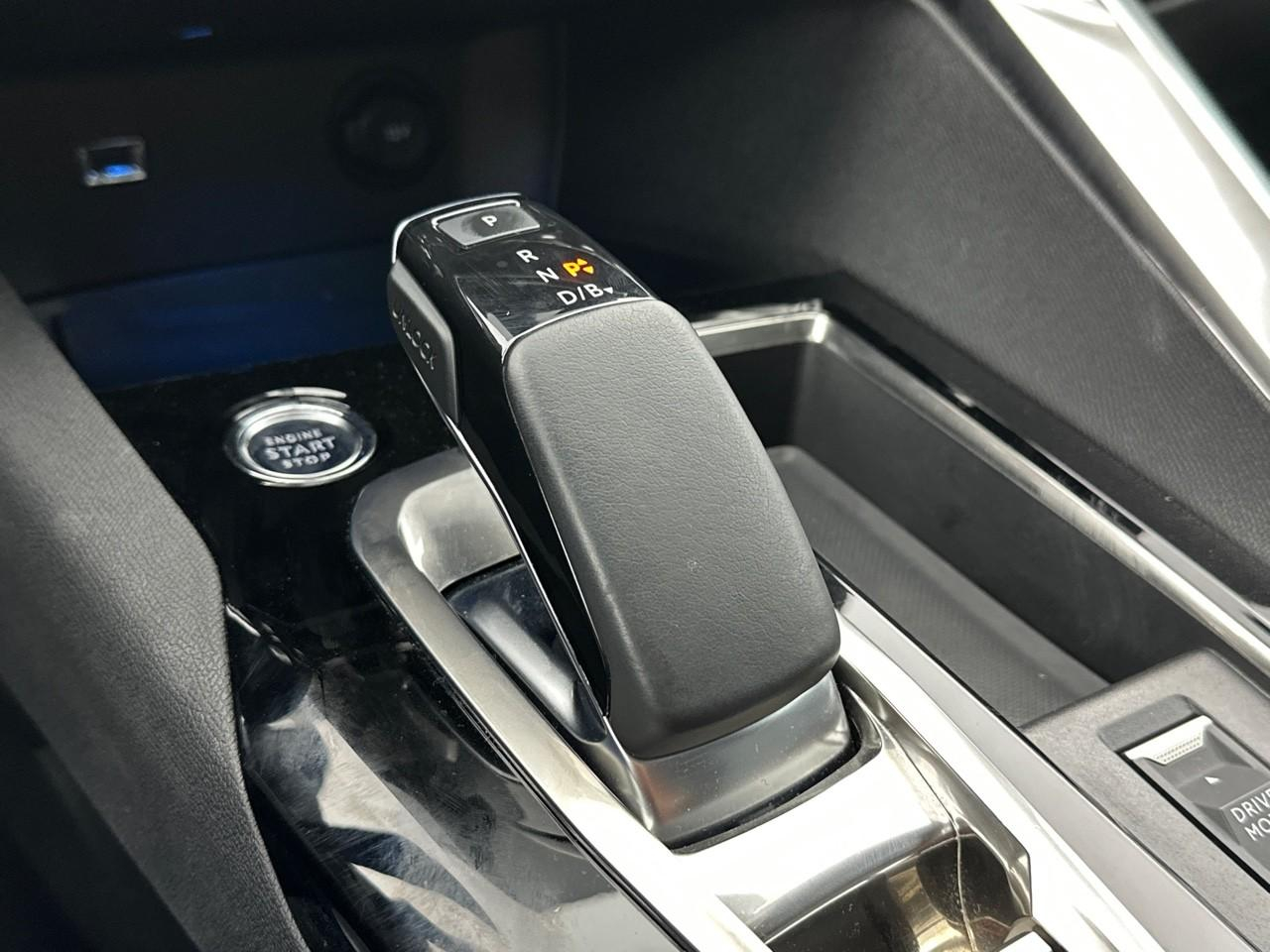 Peugeot 3008 hybrid 225 e-eat8 allure — photo 30