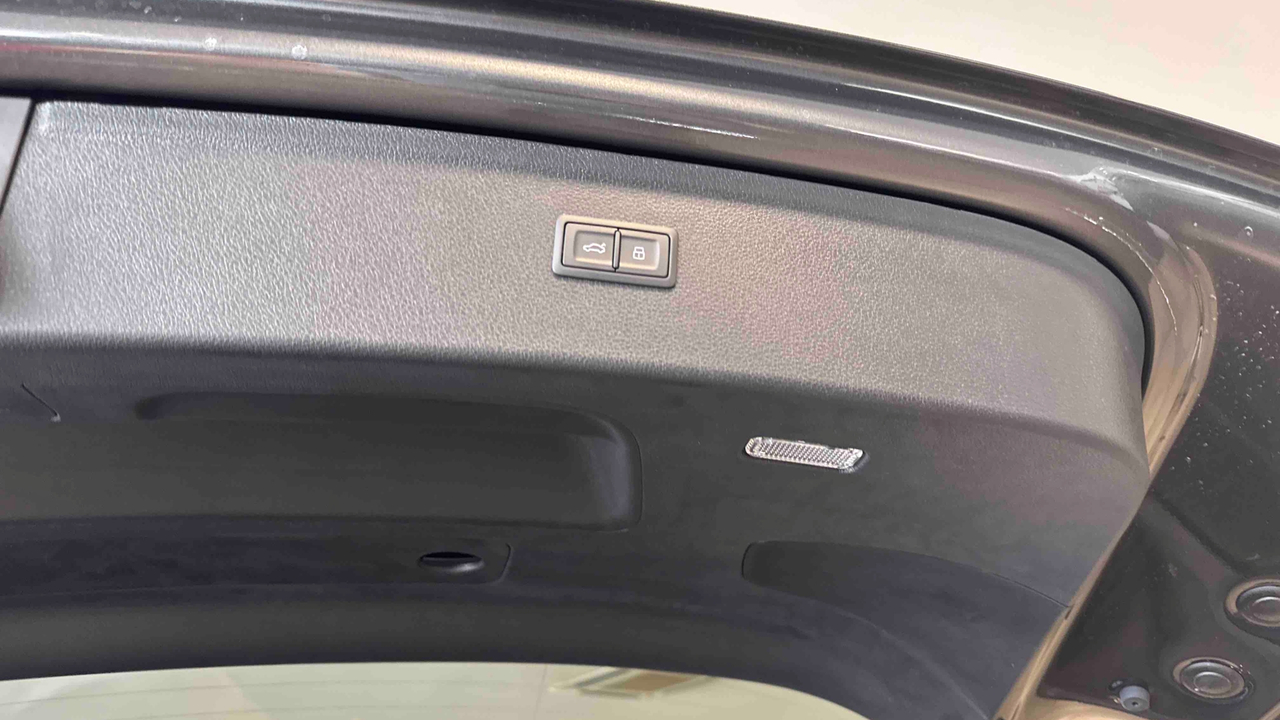 Audi Q5 50 TFSIe 299 S tronic 7 Quattro — photo 20