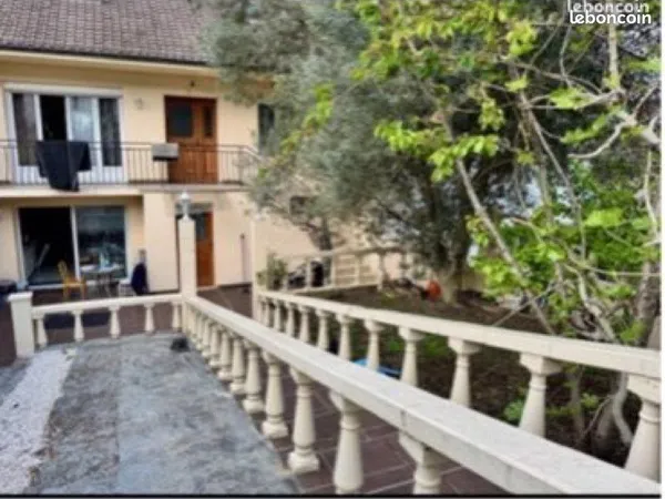 Grande maison familiale avec dépendance