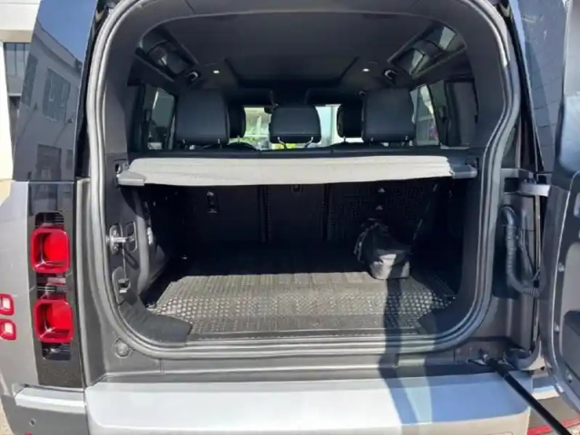 Land Rover Defender 110 2.0 p400e hse — photo 14