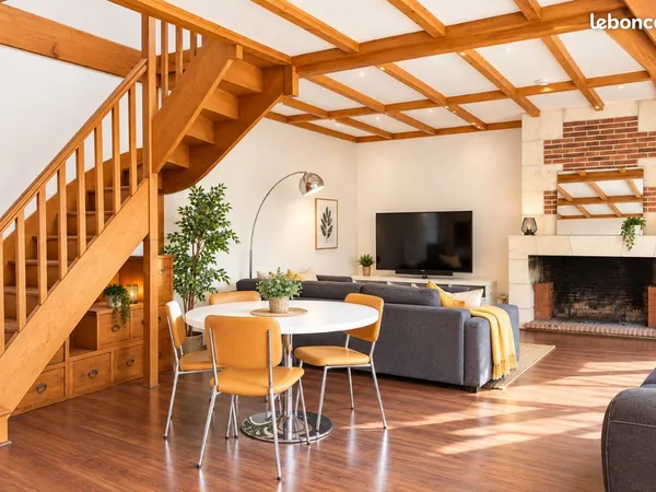 Charmant Duplex 2ch. Au calme. Tours, Quartier Les halles