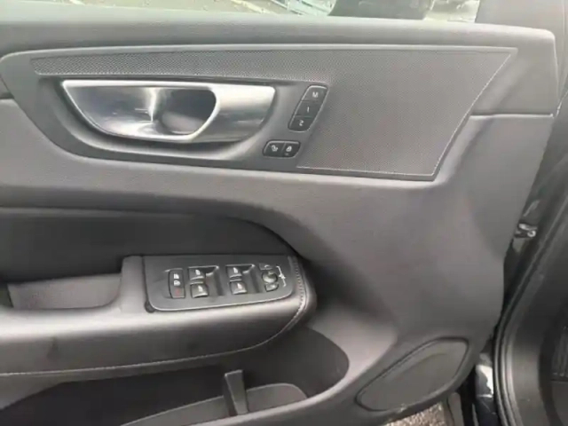 Volvo Xc60 t6 hybride rechargeable 253 + 145ch plus style dark geartronic 8 awd — photo 12
