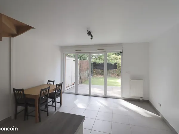 Villa T3 terrasse jardin - parking privé