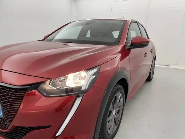 Peugeot 208 electrique 50 kwh 136ch — photo 24