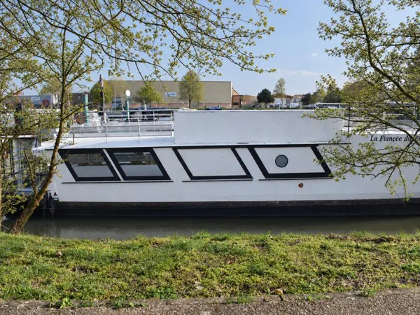 Houseboat habitable de 15 mètres - Pont-de-Vaux