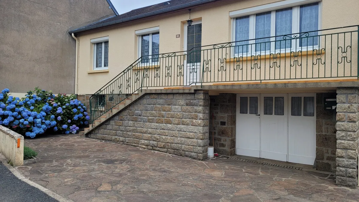 Photo 1