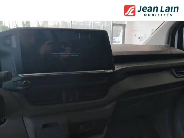 Volkswagen Transporter van l1h1 2.0 tdi 150 bva8 — photo 16