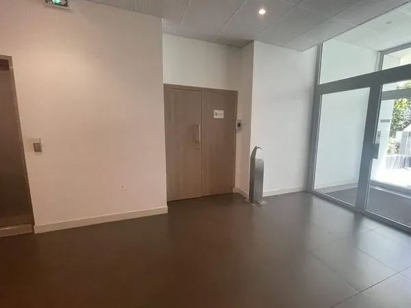 Bureaux 2 pièces 518 m²