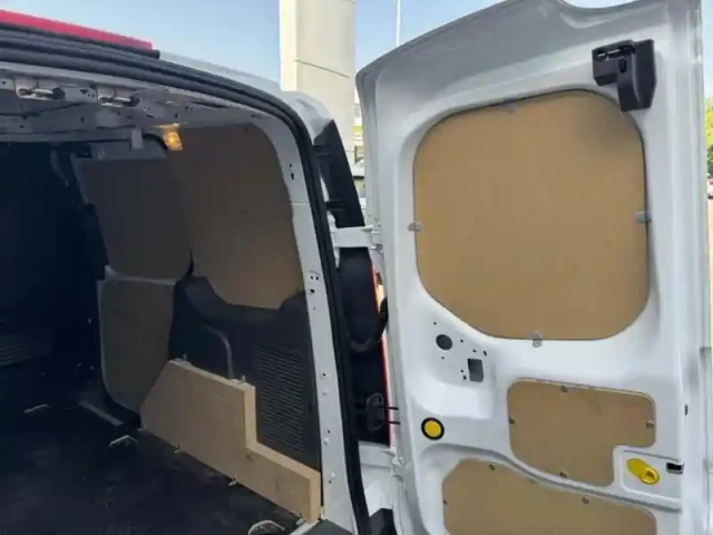 Ford Transit Connect l1 1.0e 100ch e85 trend — photo 9