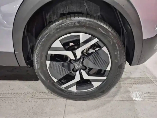 Peugeot 2008 hybrid 145 e-dcs6 — photo 13