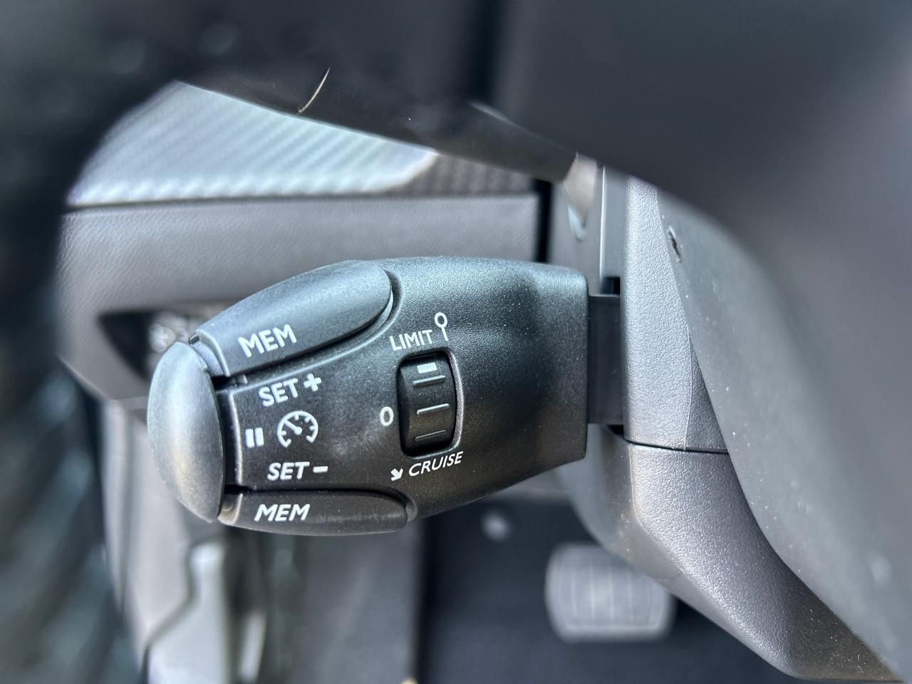 Peugeot 208 1.2 hybrid 110ch edition e-dcs6 — photo 13