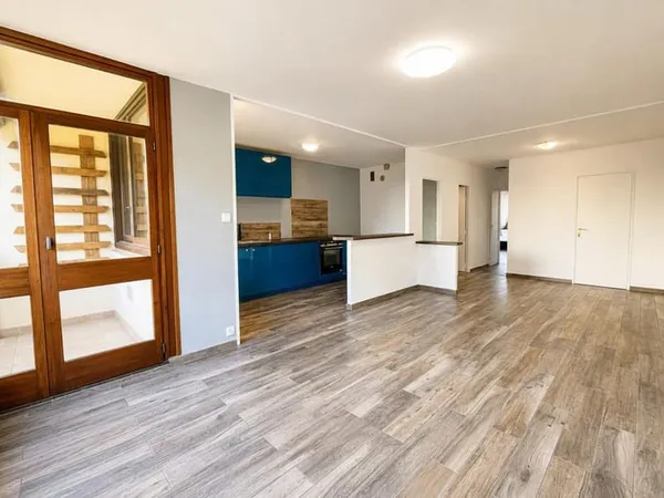 T3 bis lumineux avec balcon, parking sécurisé  possibilité 3ème chambre