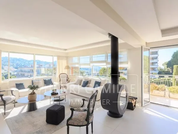 Grand 5 pièces avec 130 m² de Terrasse