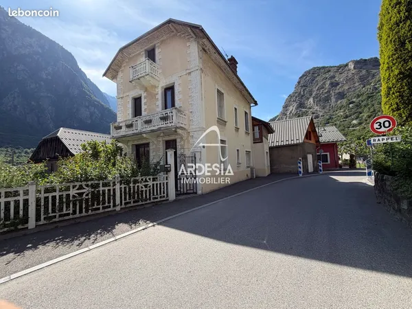 Maison 6 pièces 174 m²