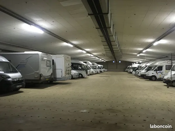 A louer parking emplacement camping car