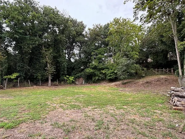 Terrain constructible 608 m²
