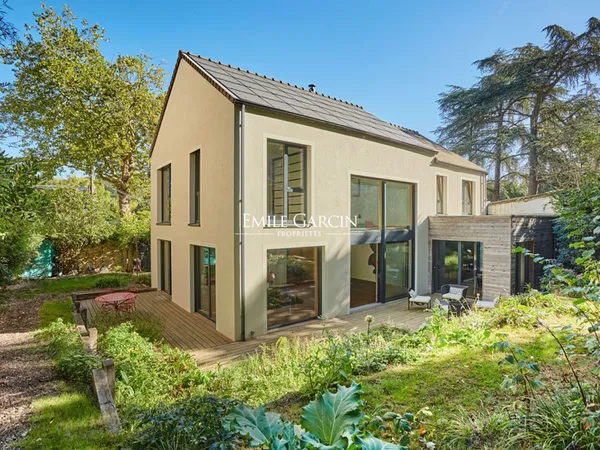 A VENDRE-JOUY-EN-JOSAS ? MAISON PASSIVE POSITIVE ? 210 M² ? TERRAIN 1 325 M² ? À 400 M DE LA GARE