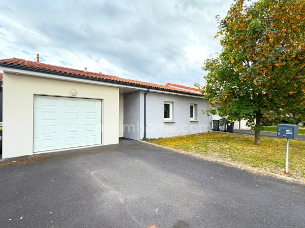 PONT-DU-CHÂTEAU - PLAIN-PIED 92 M² - 3 CHAMBRES - EXTÉRIEUR SOIGNÉ
