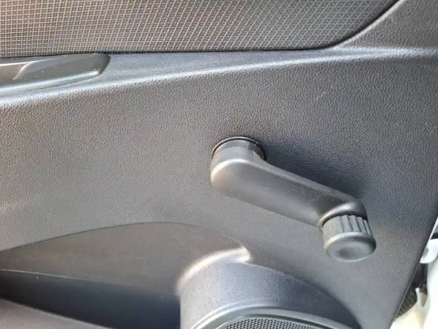 Renault Clio dci 90 e6c — photo 17
