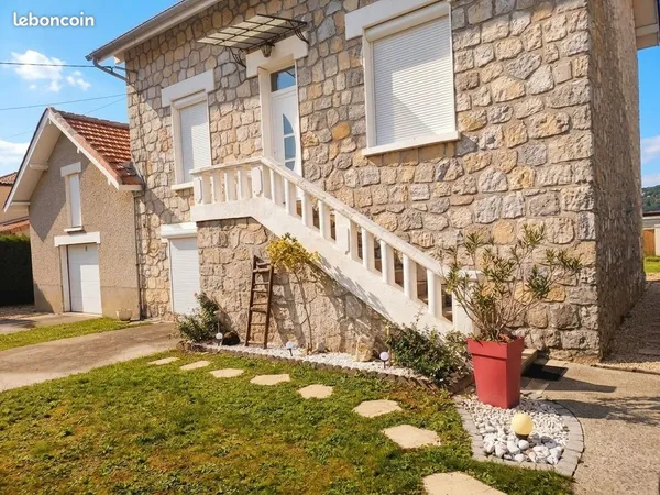 Superbe maison en pierre rénovée 165 M2 - Dpe C- 4 chambres C