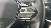 Peugeot 3008 HYBRID 225ch Allure Pack e-EAT8 — photo 17