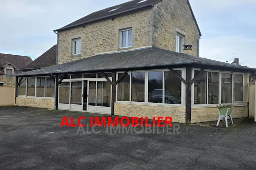 Maison 7 pièces 230 m²