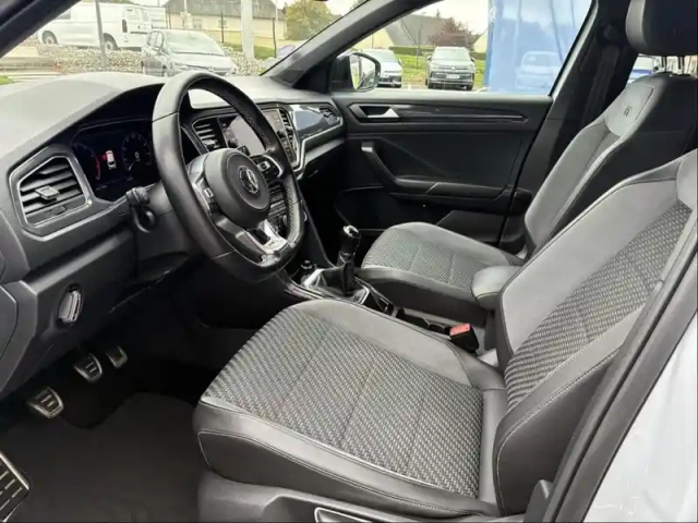 Volkswagen T-Roc 1.5 tsi evo 150ch r-line euro6d-t — photo 8