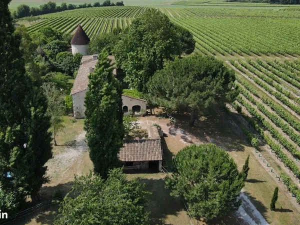 Maison charentaise avec moulin apercu estuaire