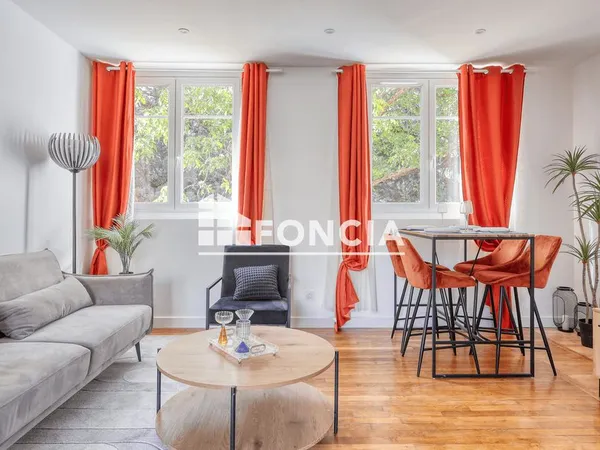 Toulouse t4 renove avec balcon, parkings et cellier