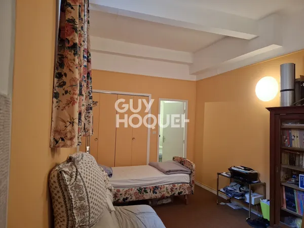 Appartement de 26 m², Les Carmes, Immeuble du XVIIe siècle