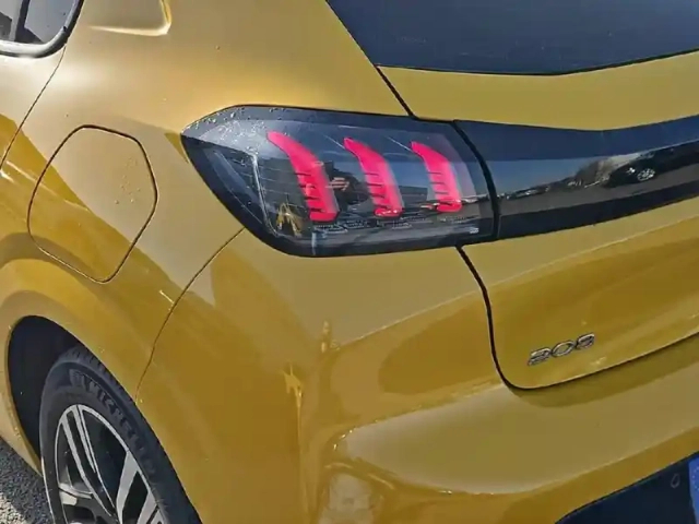 Peugeot 208 puretech 100 s&amp;s bvm6 — photo 38