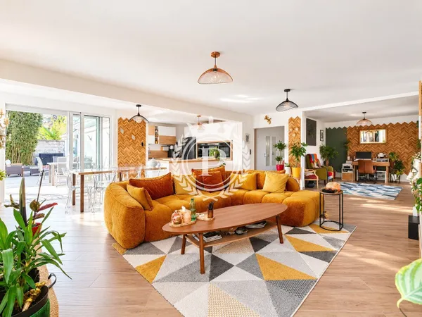 CHELLES - VILLA D'EXCEPTION PROCHE TOUTES COMMODITES