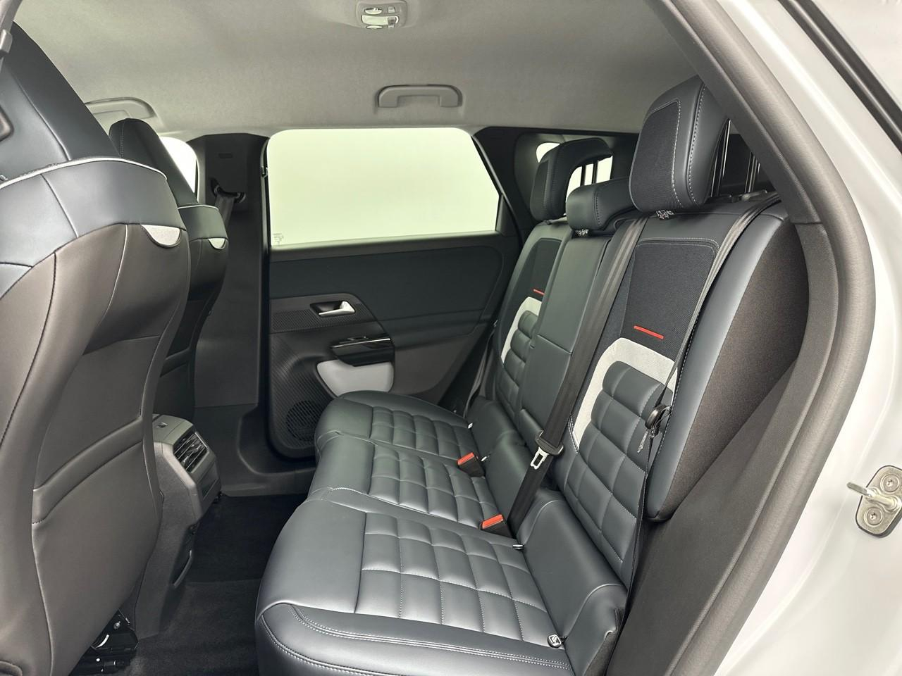 Citroën C5 Aircross hybride 145 ch e-dcs6 max — photo 11