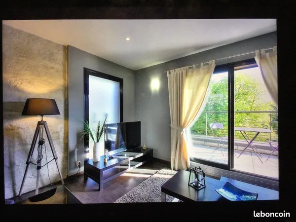 Loue très beau T2 meublé 62 m2 avec parking