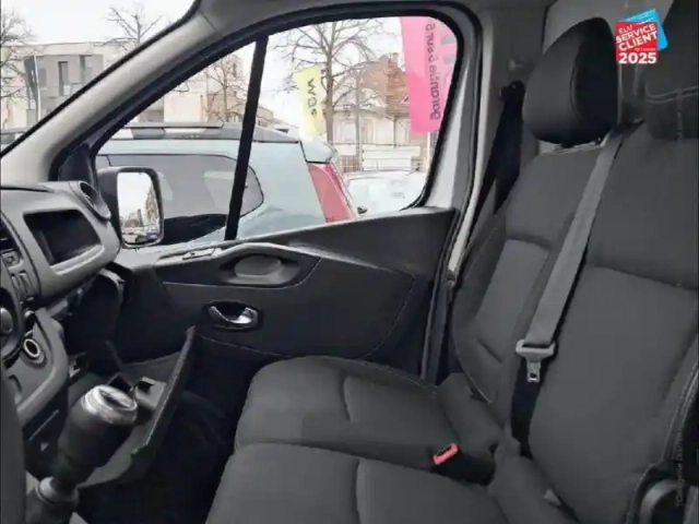 Renault Trafic fg l2h1 1300 2.0 dci 120ch grand confort s&amp;s e6 — photo 10
