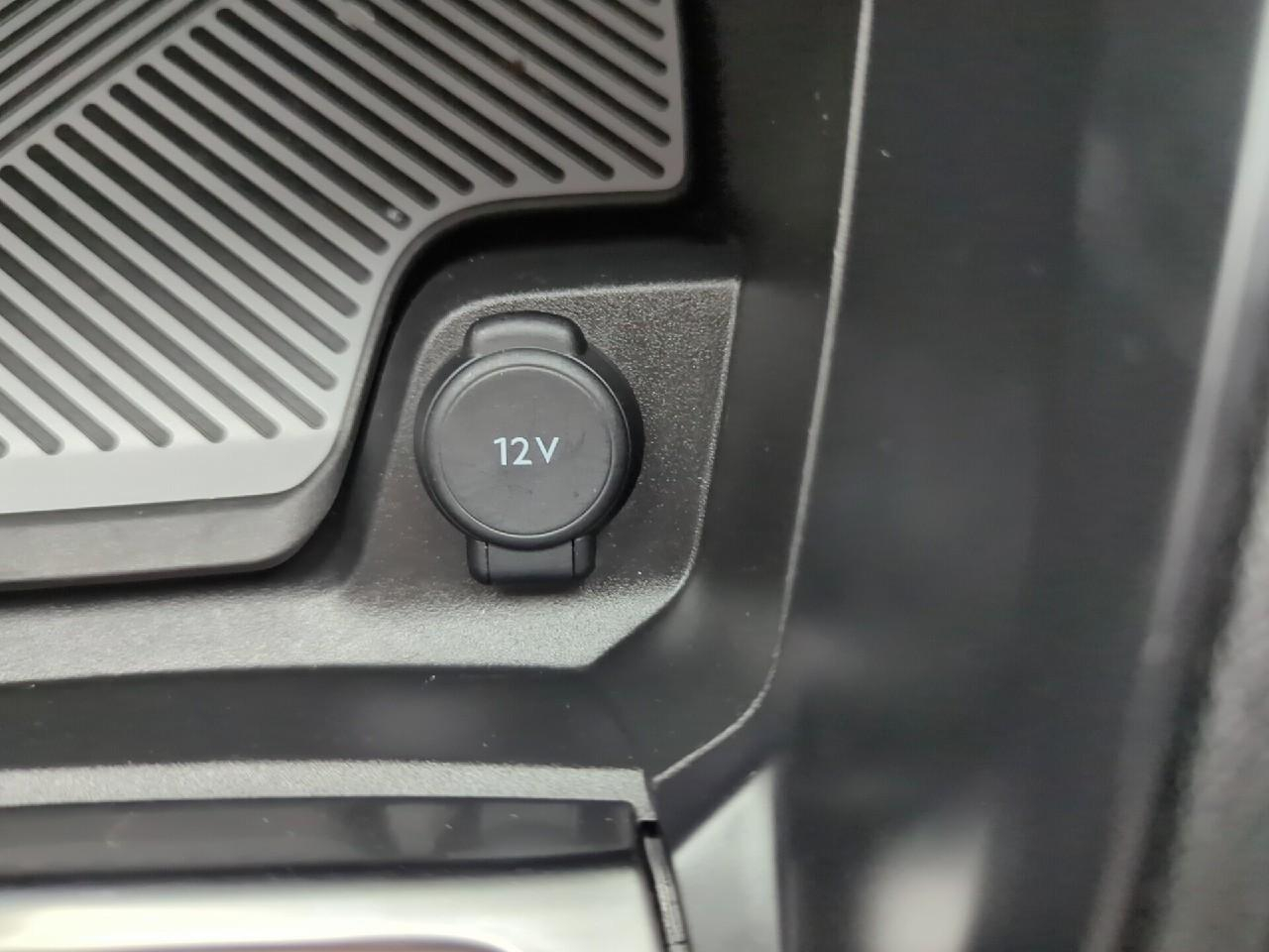 Citroën C4 puretech 130 eat8 plus — photo 28