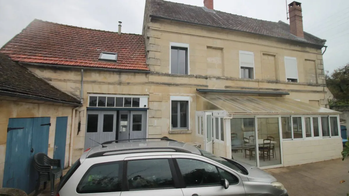 Photo 1
