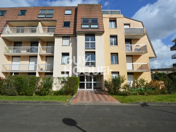 Appartement F1 (30 m²) en location à VILLEPREUX